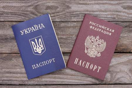 Украинцам больше не нужна «справка Порошенко» для получения российского паспорта