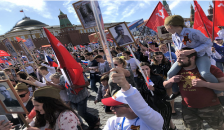 В День Победы про улицам Москвы пройдет «Бессмертный полк»
