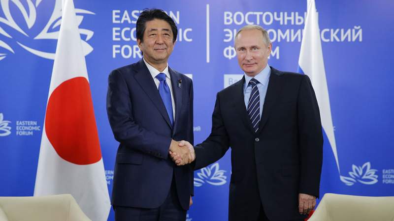 Владимир Путин встретится с Синдзо Абэ на ВЭФ-2018