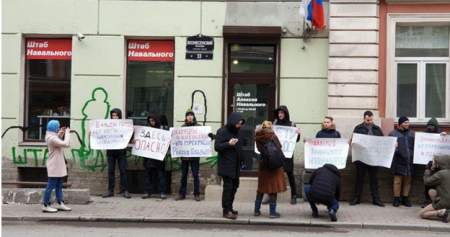 Петербуржцы выступили против педофилов из «Весны» и штаба Навального