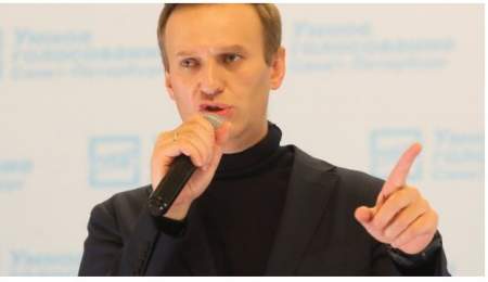 Навальный окончательно превратился в истеричку