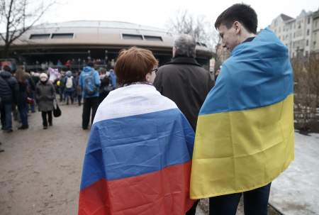 ВЦИОМ: большинство россиян хорошо относятся к Украине