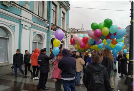 В Петербурге фрики и дегенераты провели «марш Мира» под цветами Незалежной