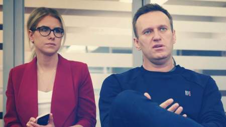 Соболь и Навальный выбивают донаты, размещая фоточки с детьми