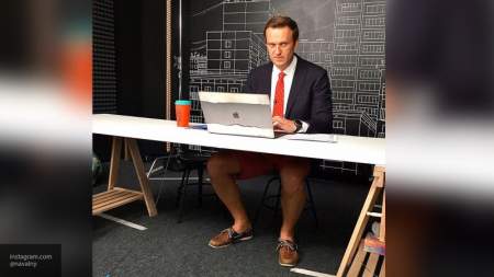 Навального вновь заклевали свои же