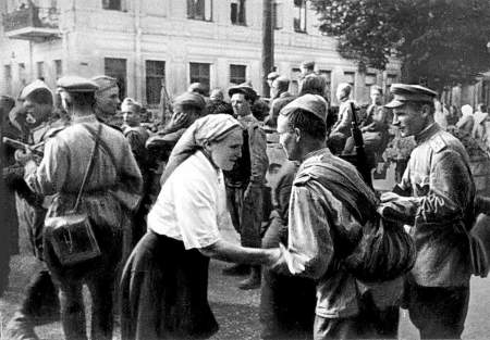 Спустя 76 лет: в Литве забыли, что ждало страну, если бы советские войска не победили оккупантов