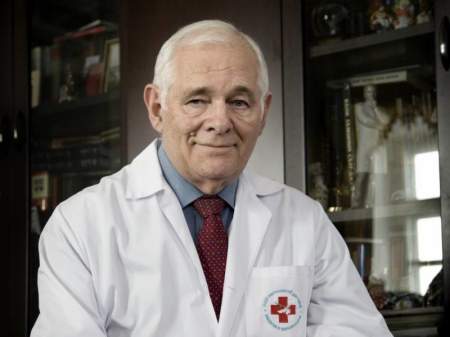 Доктор Рошаль планирует сделать прививку от коронавирусной инфекции