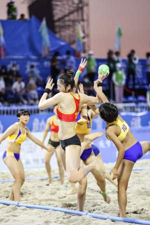 В гостевом турнире по пляжному гандболу выступили команды китайских провинций