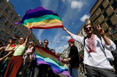Украинское правительство выделило средства на проведение ЛГБТ-пропаганды в школах
