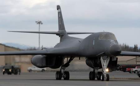Переброшенные в Норвегию бомбардировщики В-1B Lancer приступили к провокациям против России
