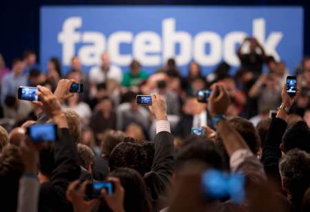 Компания Facebook молча одобряла секс-торговлю в соцсети